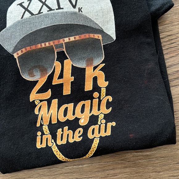 Bruno Mars 24K Magic in the Air concert tour shirt youth sized - Picture 10 of 10